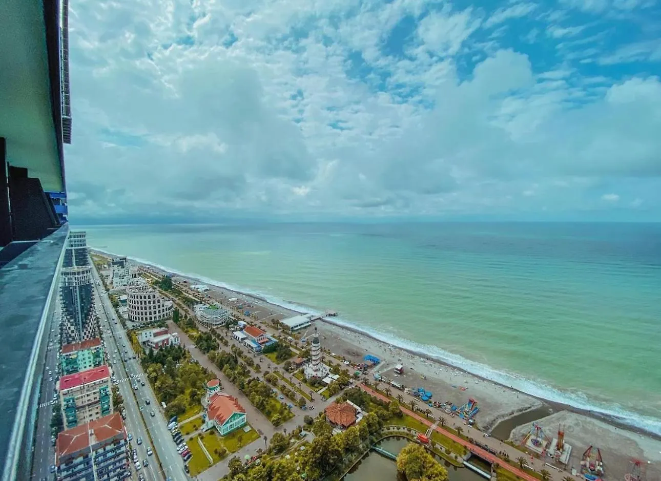 Aparthotel With Sea View Batumi