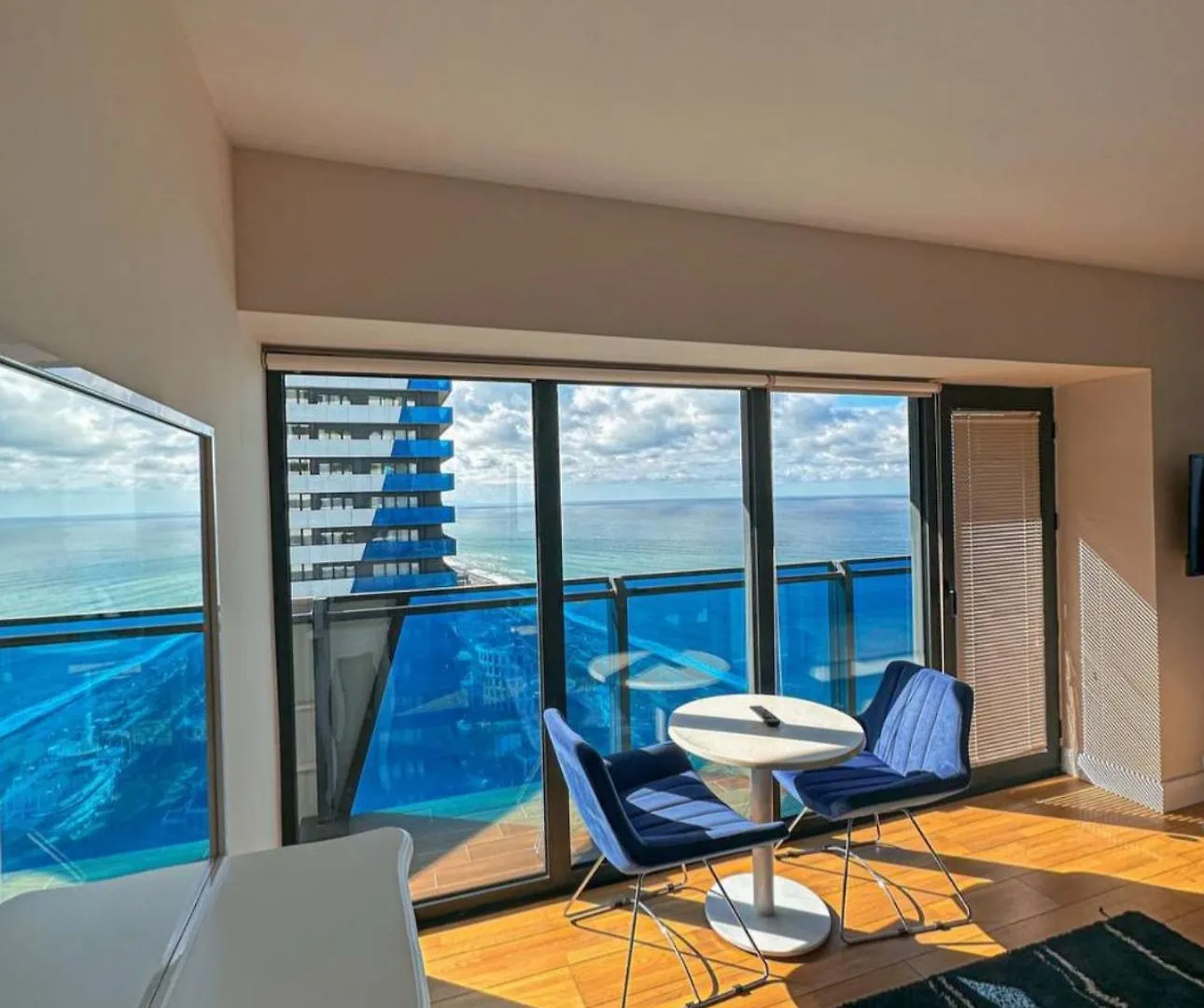 Aparthotel With Sea View Batumi